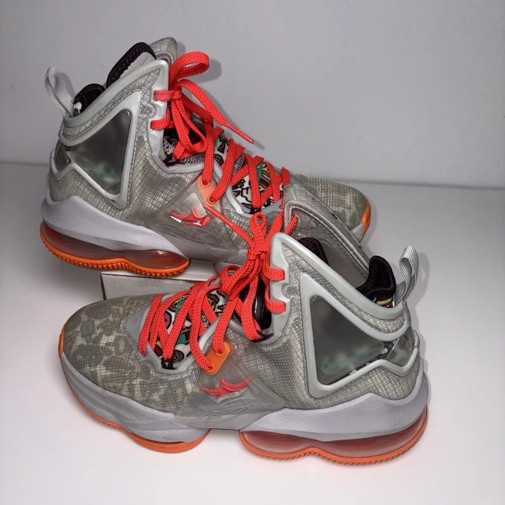 Nike lebron 19